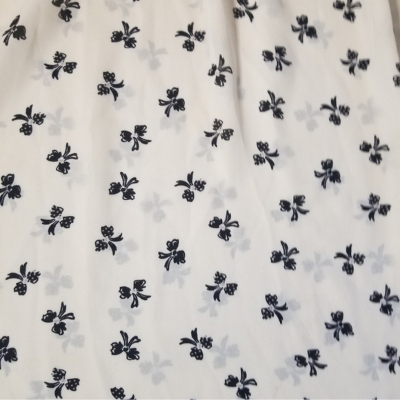 Lauren Conrad LC Key Hole Bow Print Blouse Lightweight Flowy Top Women's Medium - Picture 5 of 8